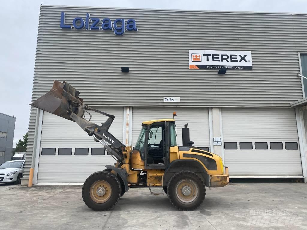 Volvo L45F Naudoti ratiniai krautuvai