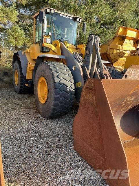 Volvo L120F Naudoti ratiniai krautuvai