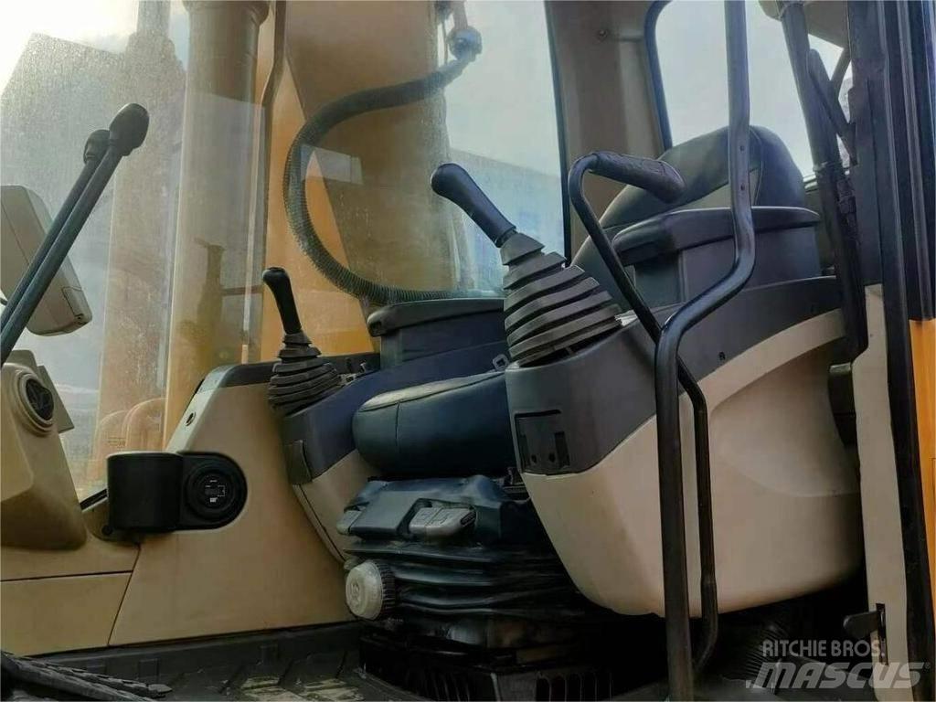 CAT 320C Vikšriniai ekskavatoriai