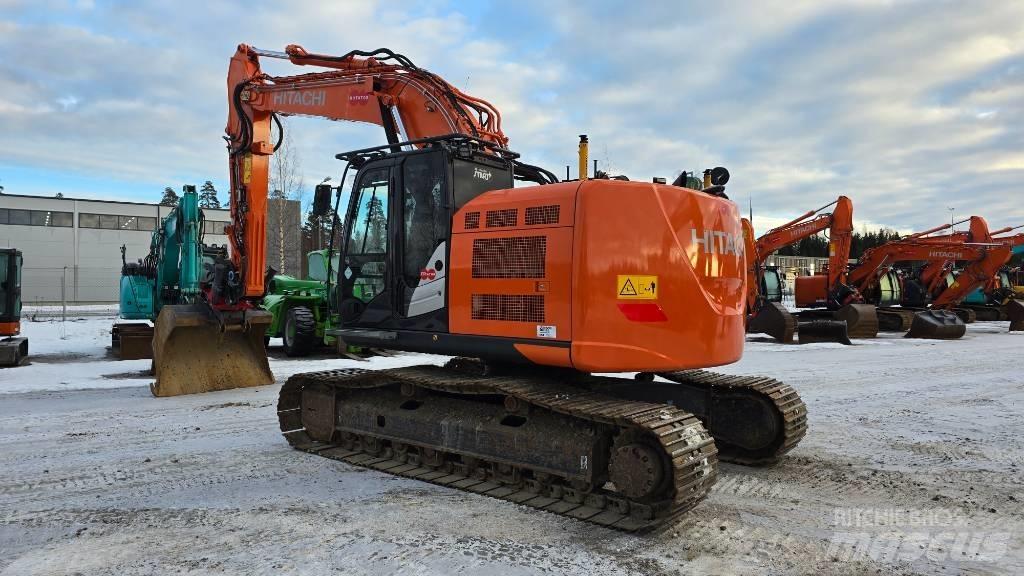 Hitachi ZX225USRLC-6 Vikšriniai ekskavatoriai