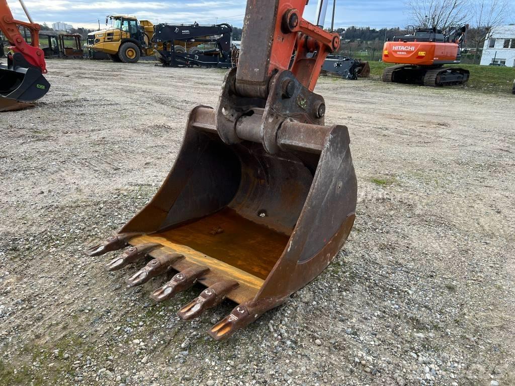 Hitachi ZX210LC Vikšriniai ekskavatoriai
