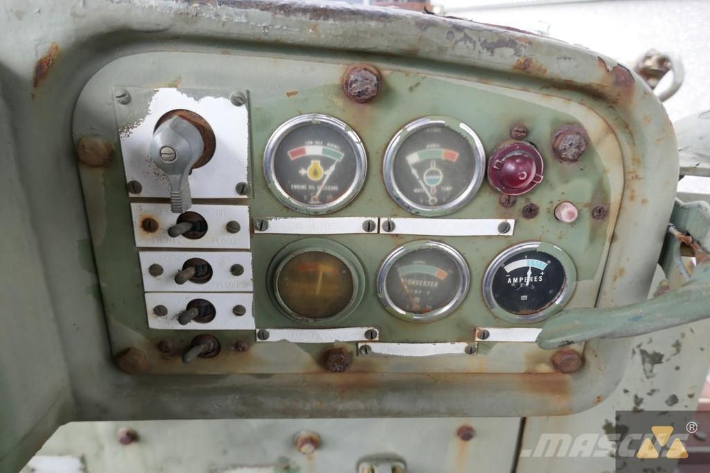 CAT D7F Ex-army Vikšriniai buldozeriai