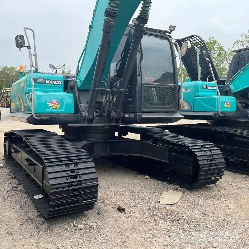 Kobelco SK 200 Vikšriniai ekskavatoriai