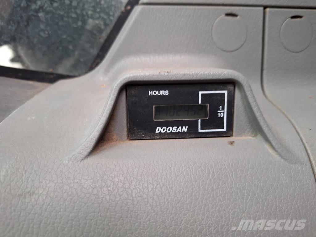 Doosan DX235NLC-5 Vikšriniai ekskavatoriai