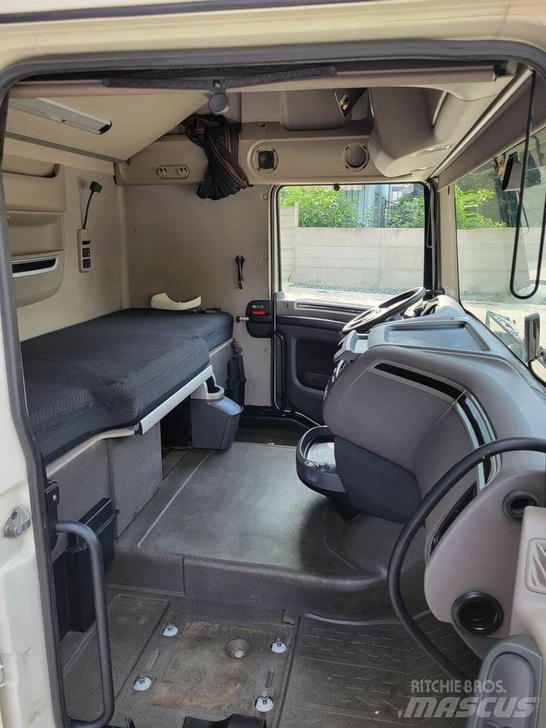 DAF XF 106 - XF106 Kabinos ir salonai