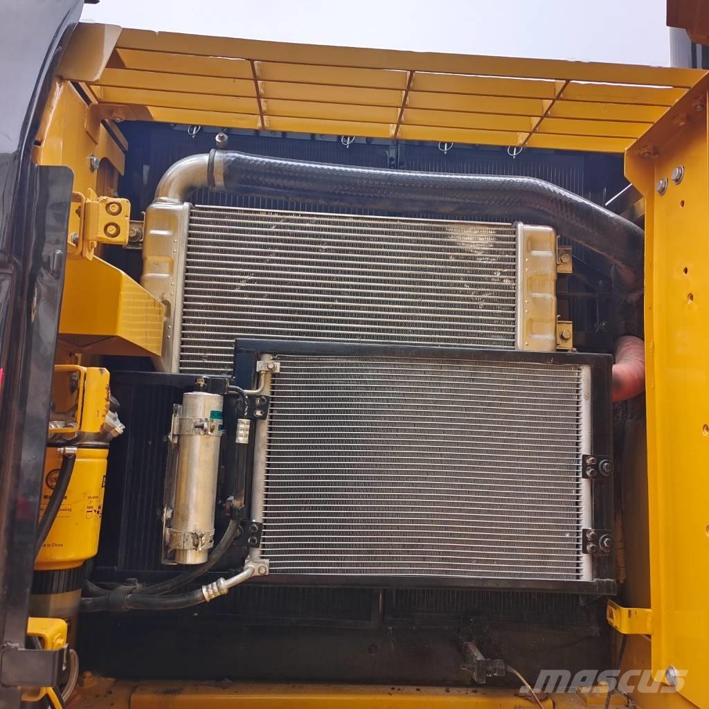 CAT 320 D Vikšriniai ekskavatoriai