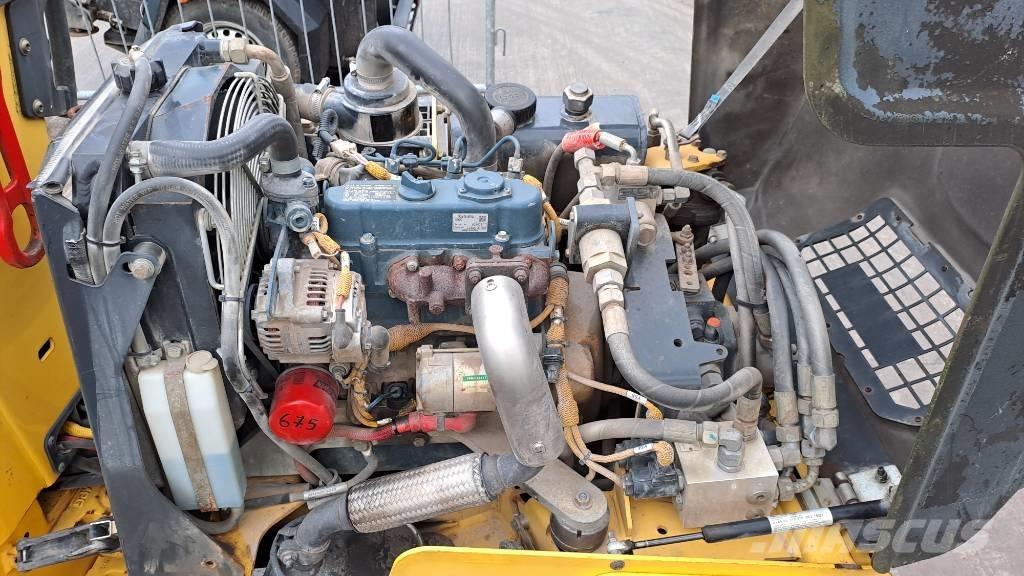 Bomag BW 80 AD-5 Porinių būgnų volai