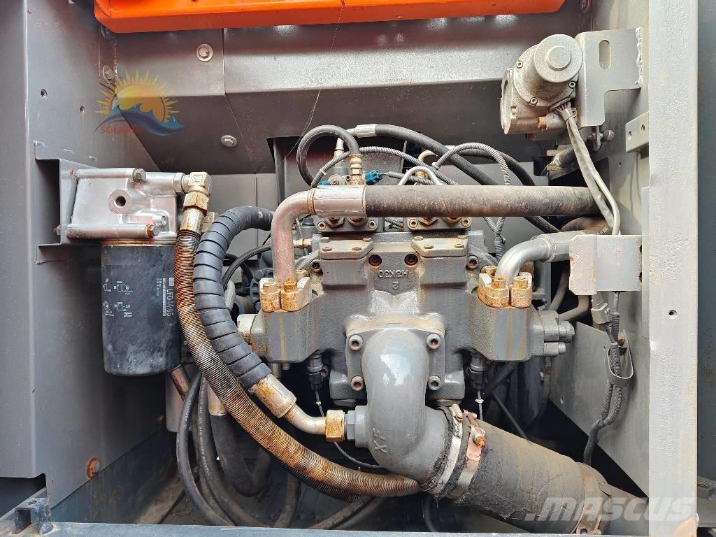Hitachi ZX 200 Vikšriniai ekskavatoriai