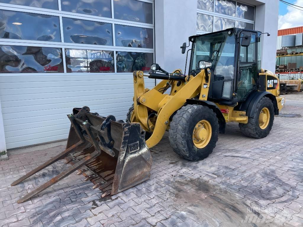 CAT 906 M Naudoti ratiniai krautuvai