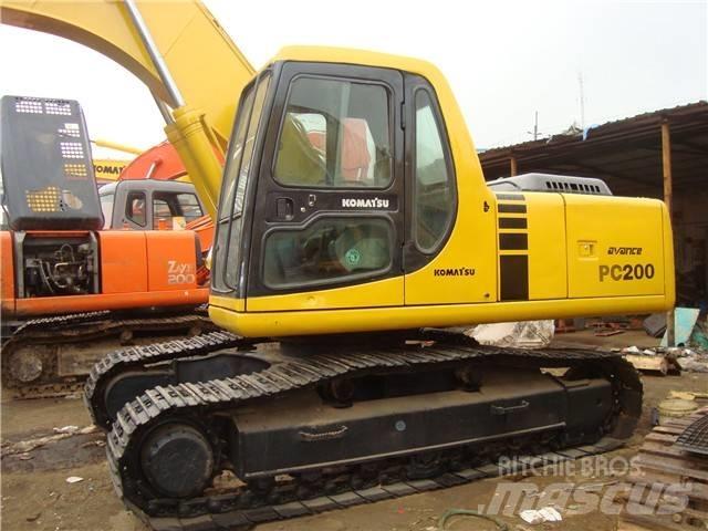 Komatsu PC 200 Vikšriniai ekskavatoriai