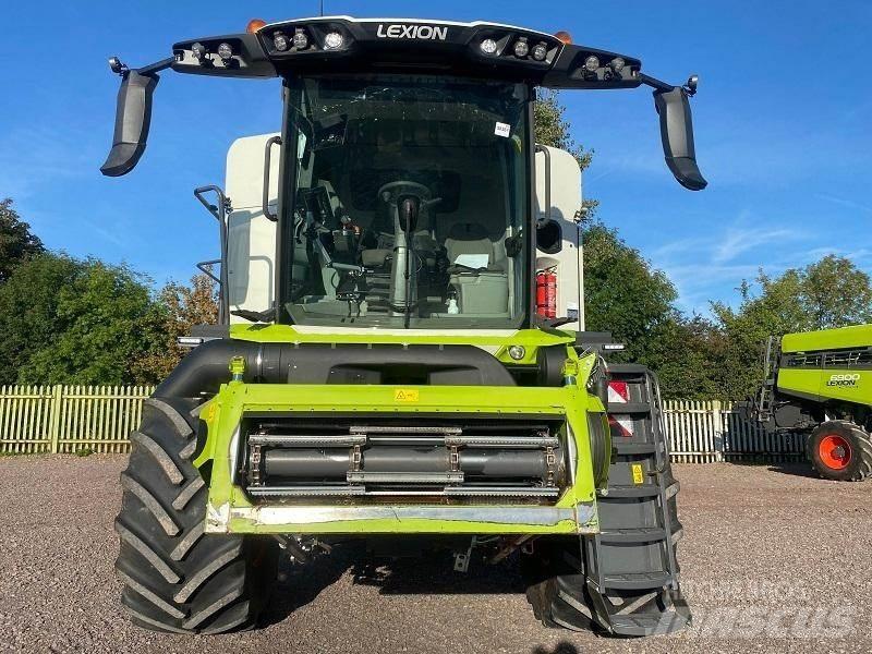 CLAAS LEXION 8600 Derliaus nuėmimo kombainai