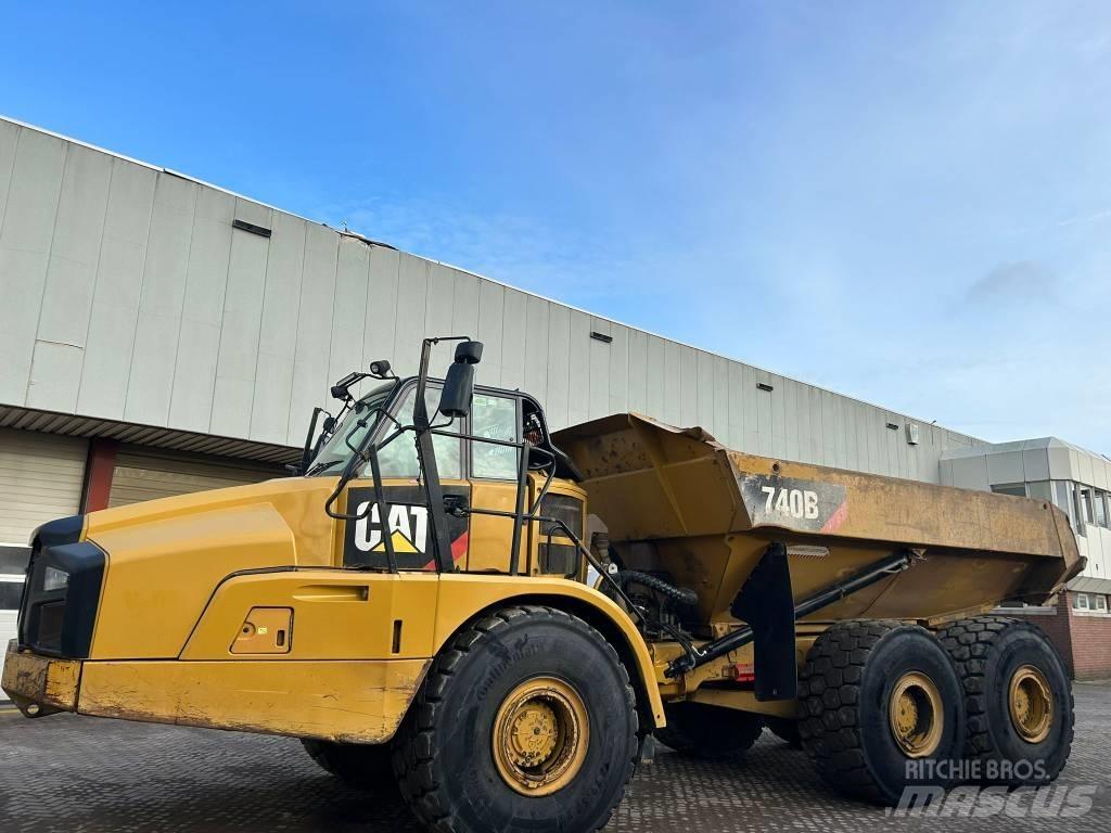 CAT 740 B Karjeriniai savivarčiai