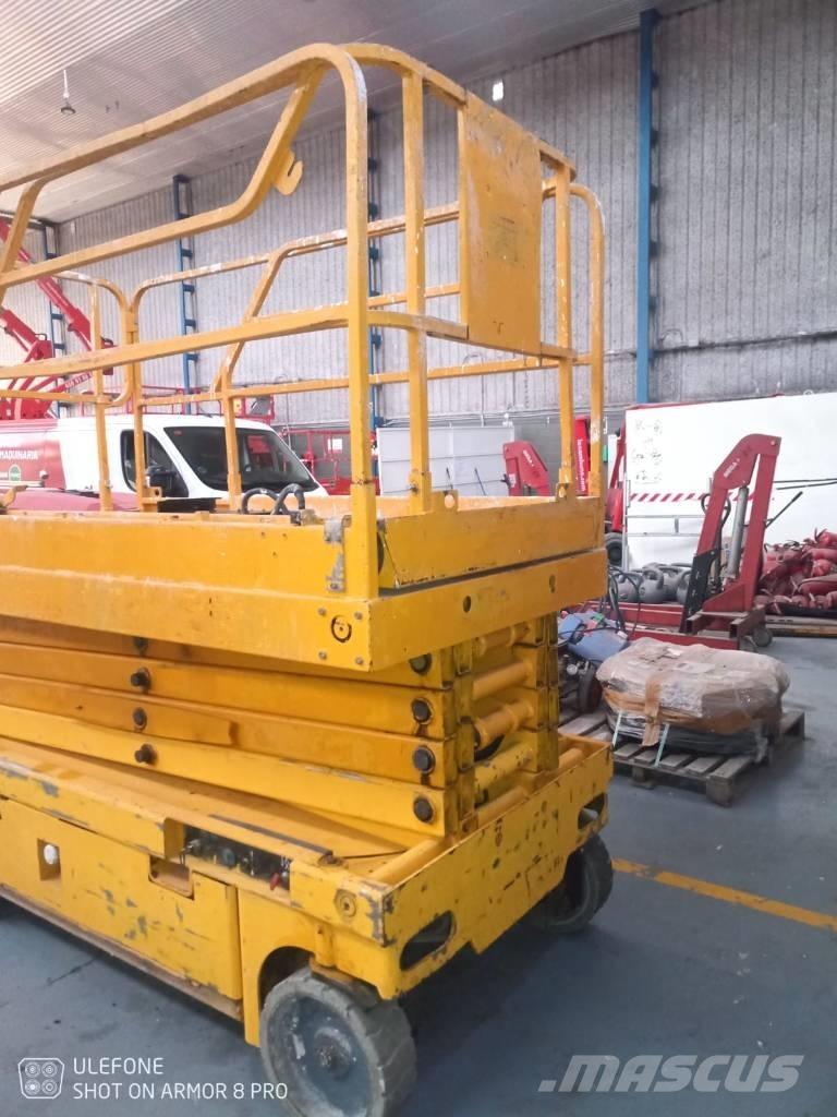 Haulotte Compact 12 Žirkliniai keltuvai