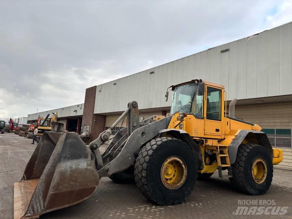 Volvo L 120 E Naudoti ratiniai krautuvai