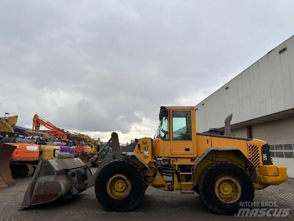 Volvo L 120 E Naudoti ratiniai krautuvai