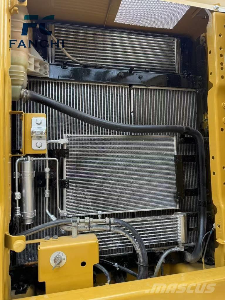 CAT 320 Vikšriniai ekskavatoriai