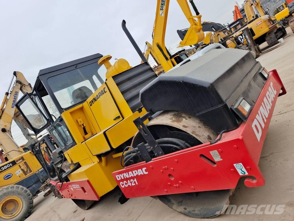 Dynapac CC 421 Porinių būgnų volai