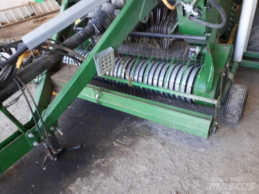 Agronic 1302 RR Ritinių presai