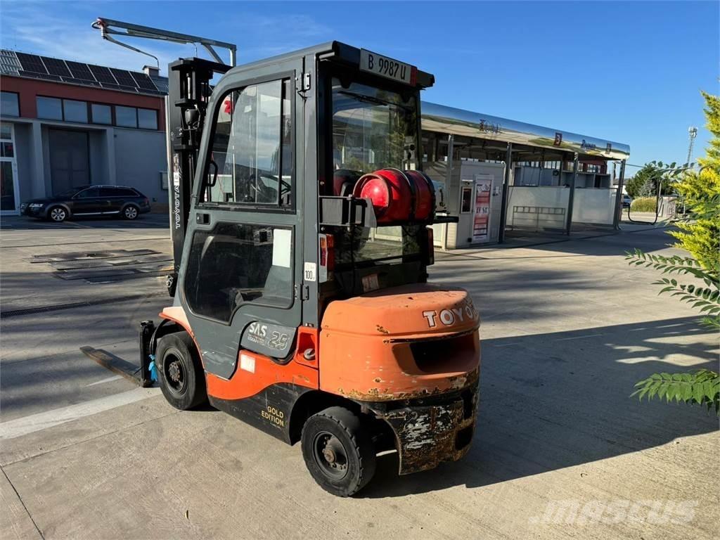 Toyota 7FGF25 LPG (dujiniai) krautuvai