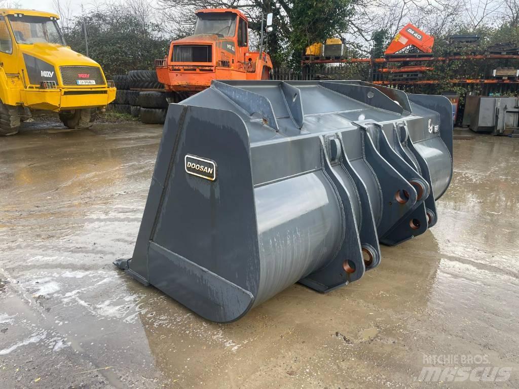 Doosan DL 420-3 Kaušai