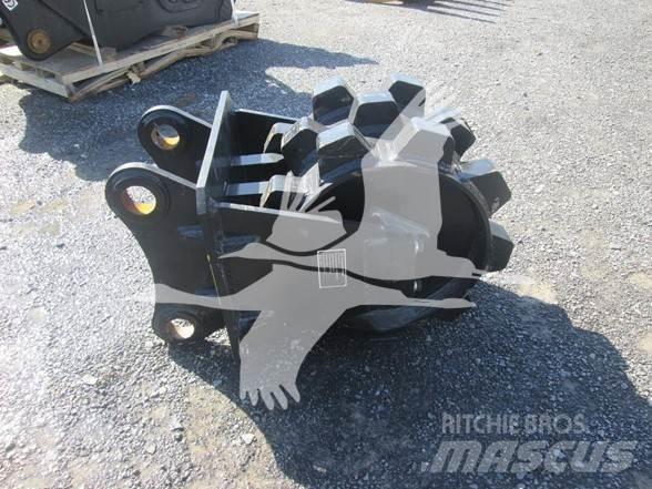  GIYI CAT 320 Padangos, ratai ir ratlankiai