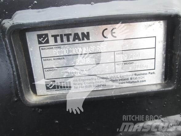 Titan CAT 320 Kaušai