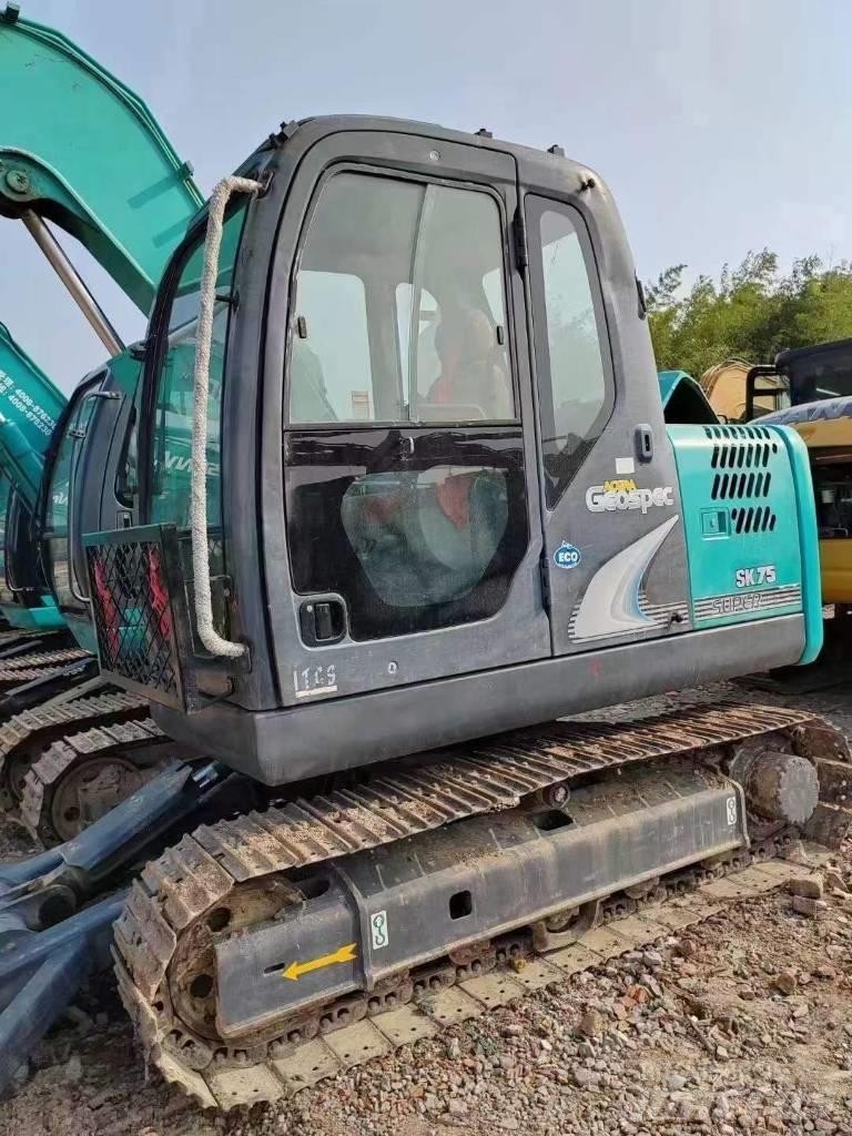 Kobelco SK75 Vikšriniai ekskavatoriai