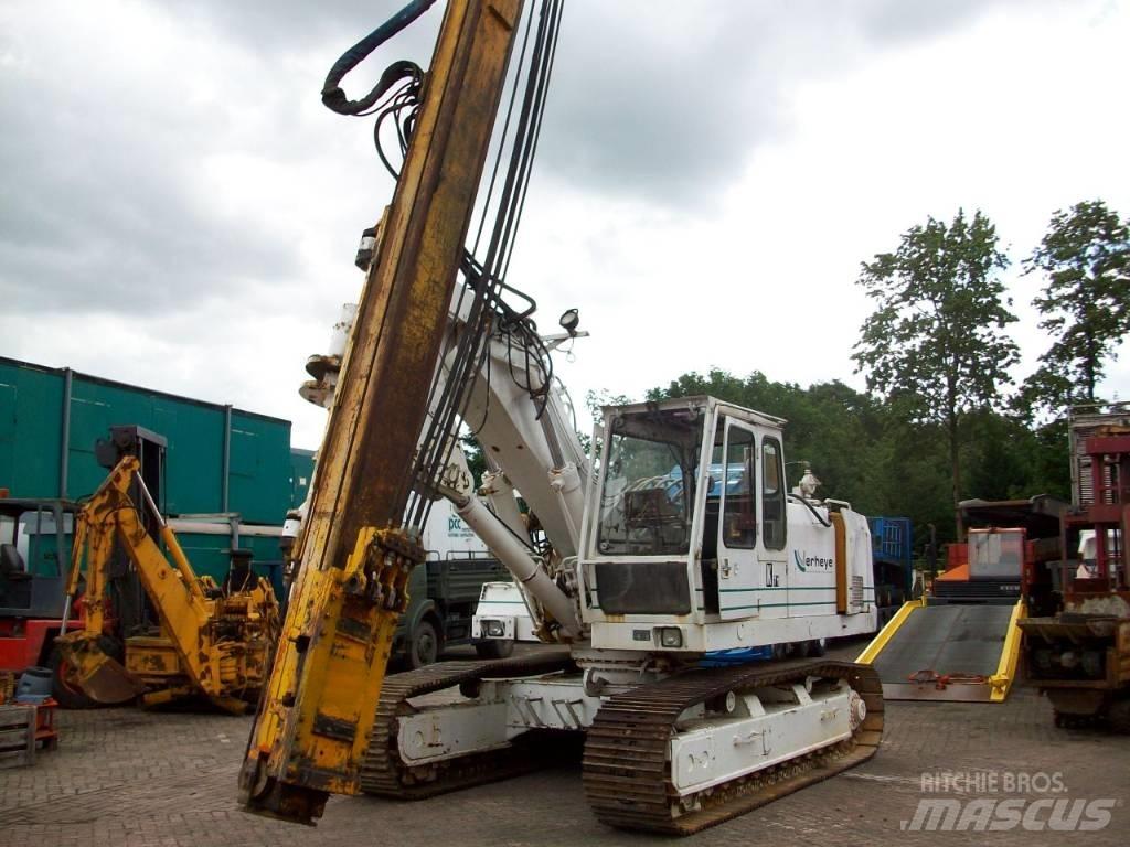 Liebherr R 942 Polių kalimo technika