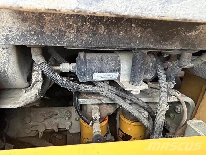 CAT 963D Naudoti ratiniai krautuvai