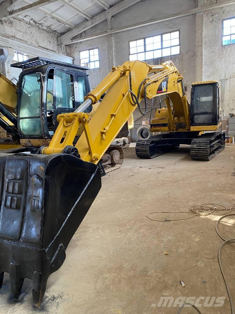 CAT 320 B Vikšriniai ekskavatoriai
