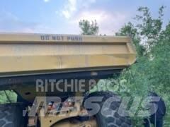 CAT 740 B Karjeriniai savivarčiai