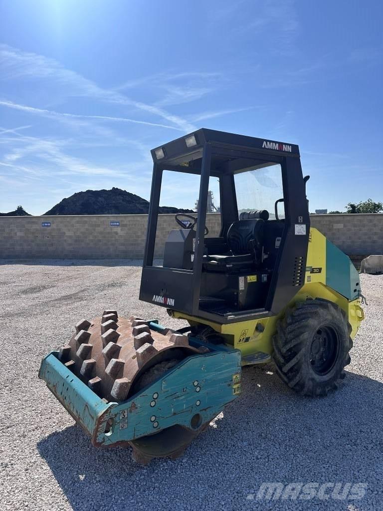 Ammann ASC 30 HD PD Gruntiniai volai