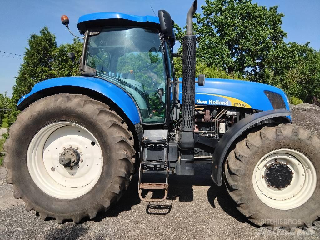 New Holland T7030 Traktoriai