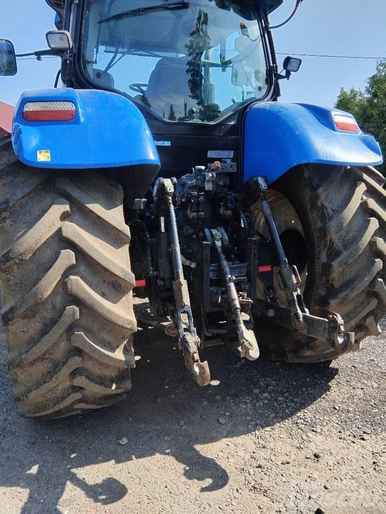 New Holland T7030 Traktoriai