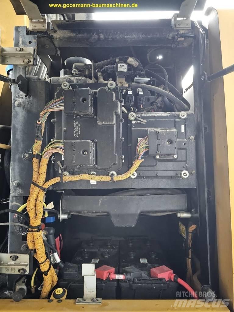 CAT MH 3022 Atliekų / pramoniniai krautuvai