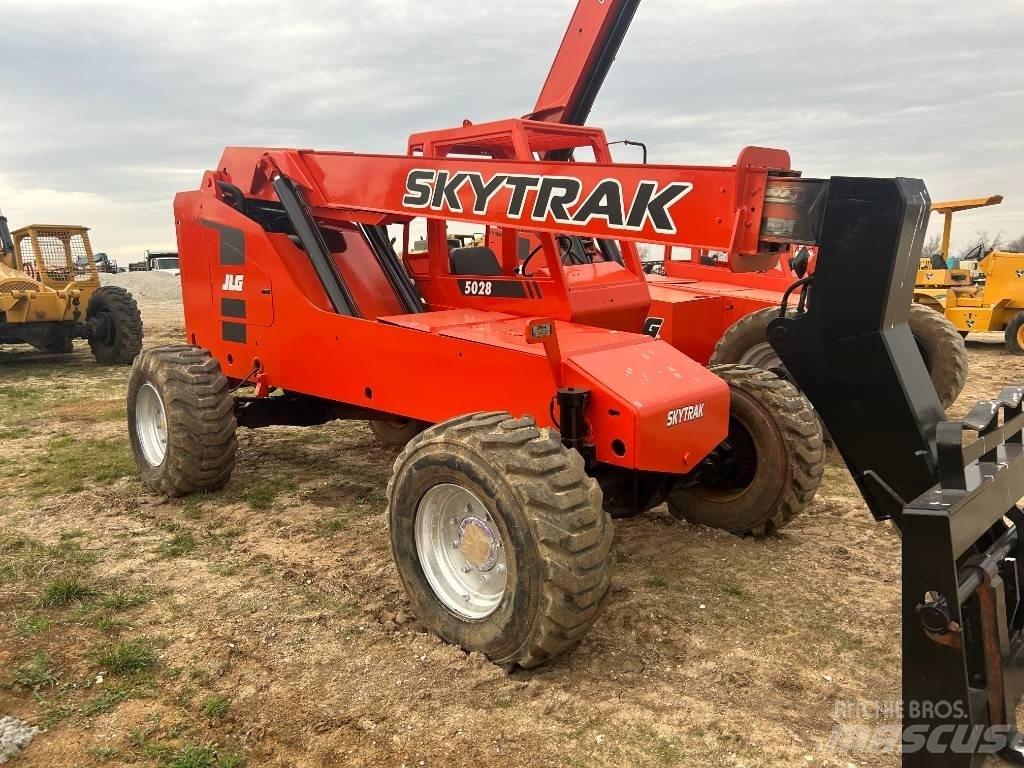 SkyTrak 5028 Teleskopiniai krautuvai