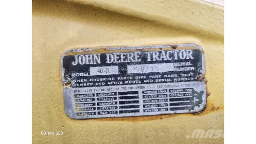 John Deere 40 U Traktoriai