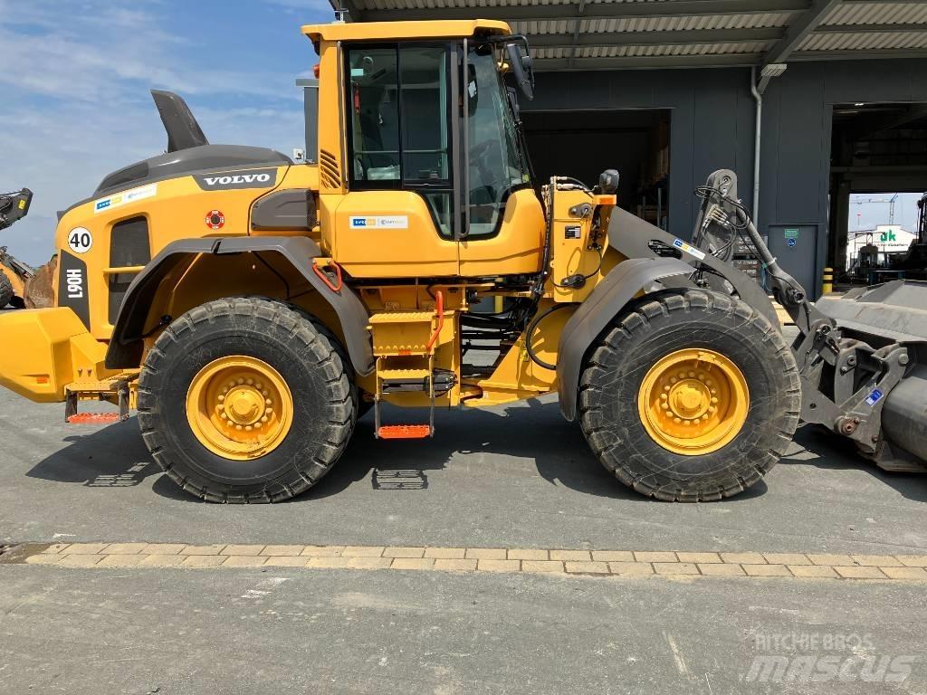 Volvo L 90 H Naudoti ratiniai krautuvai