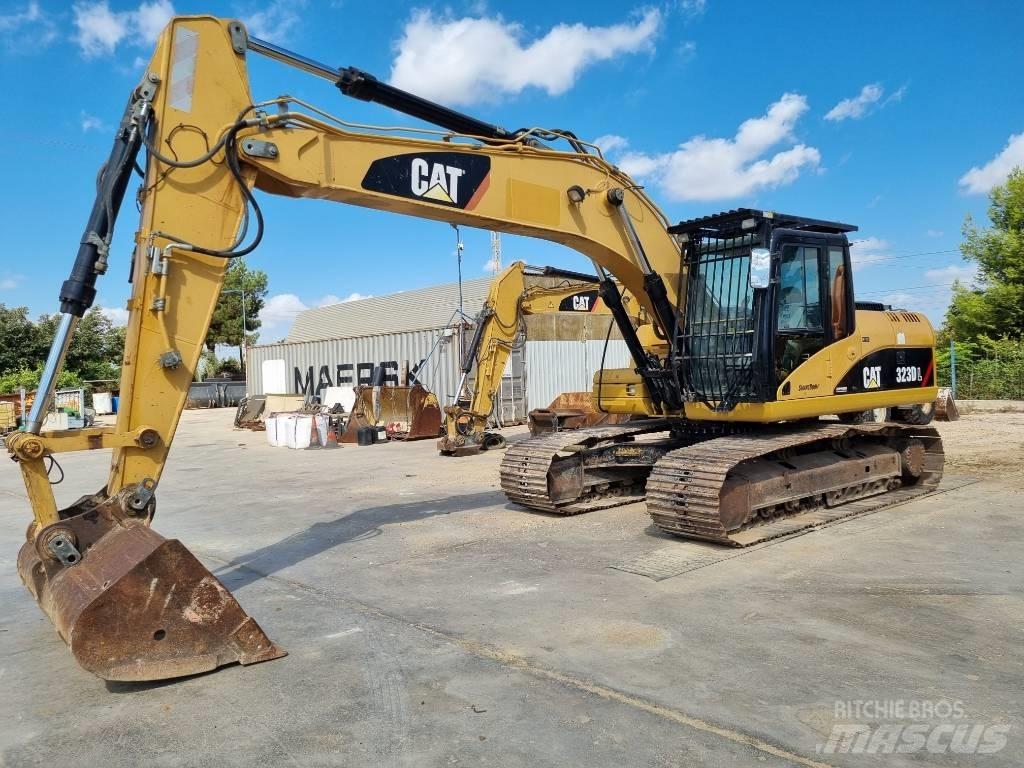 CAT 323 D L Vikšriniai ekskavatoriai