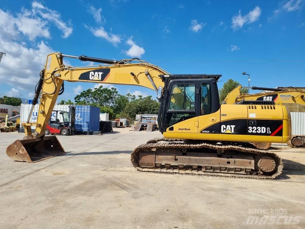 CAT 323 D L Vikšriniai ekskavatoriai