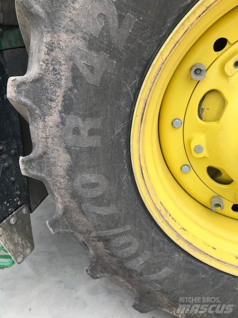 John Deere 8R410 Traktoriai