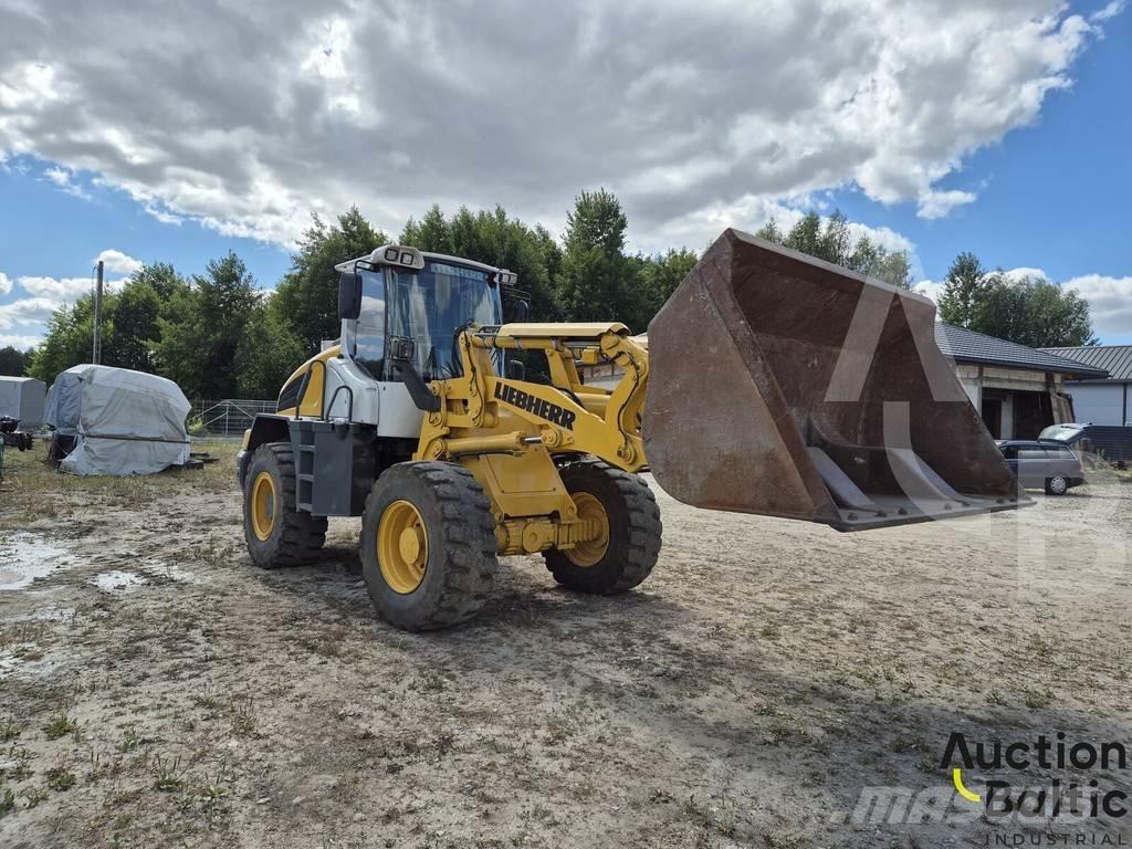 Liebherr L 524 Naudoti ratiniai krautuvai