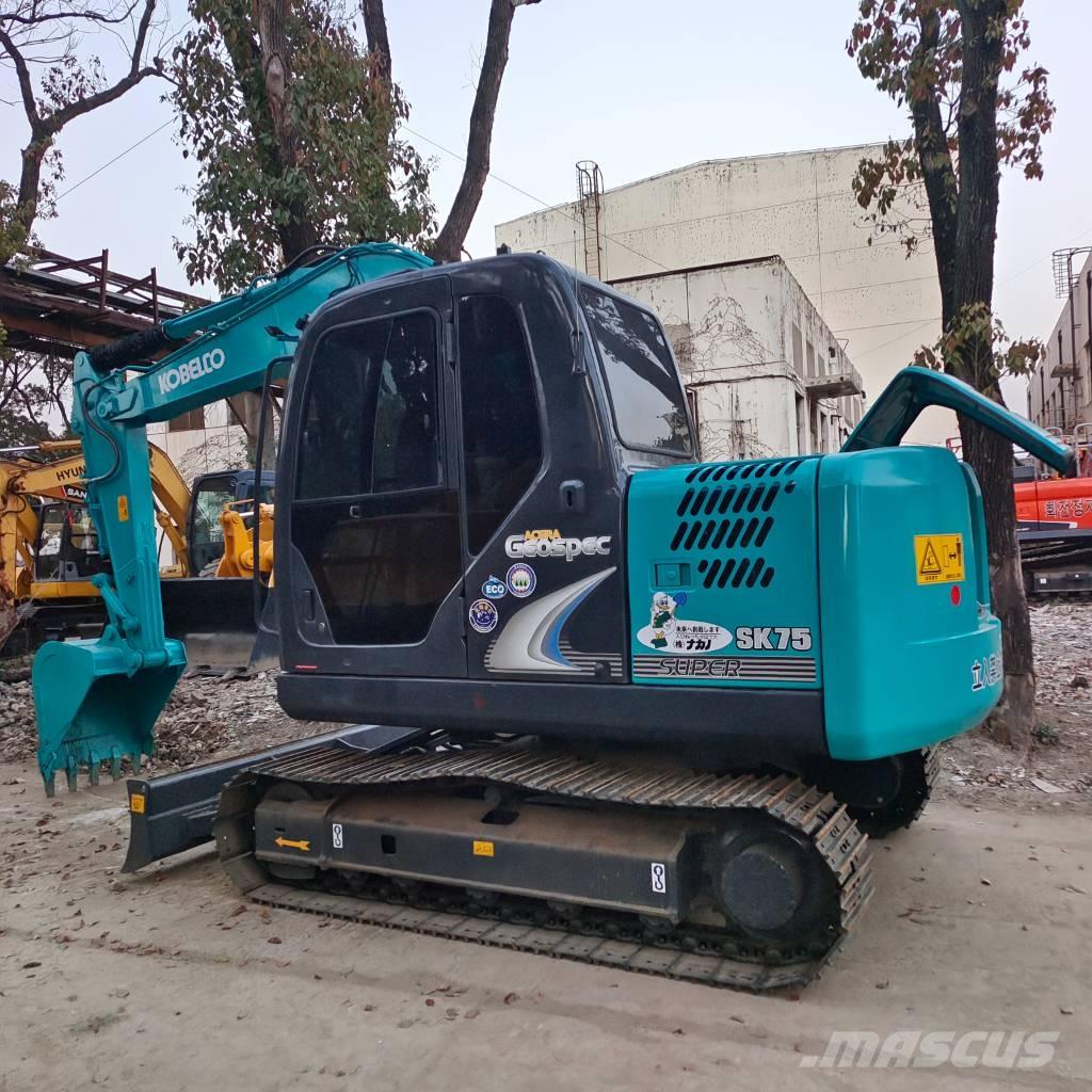 Kobelco SK75 Vidutinės galios ekskavatoriai 7-12 t