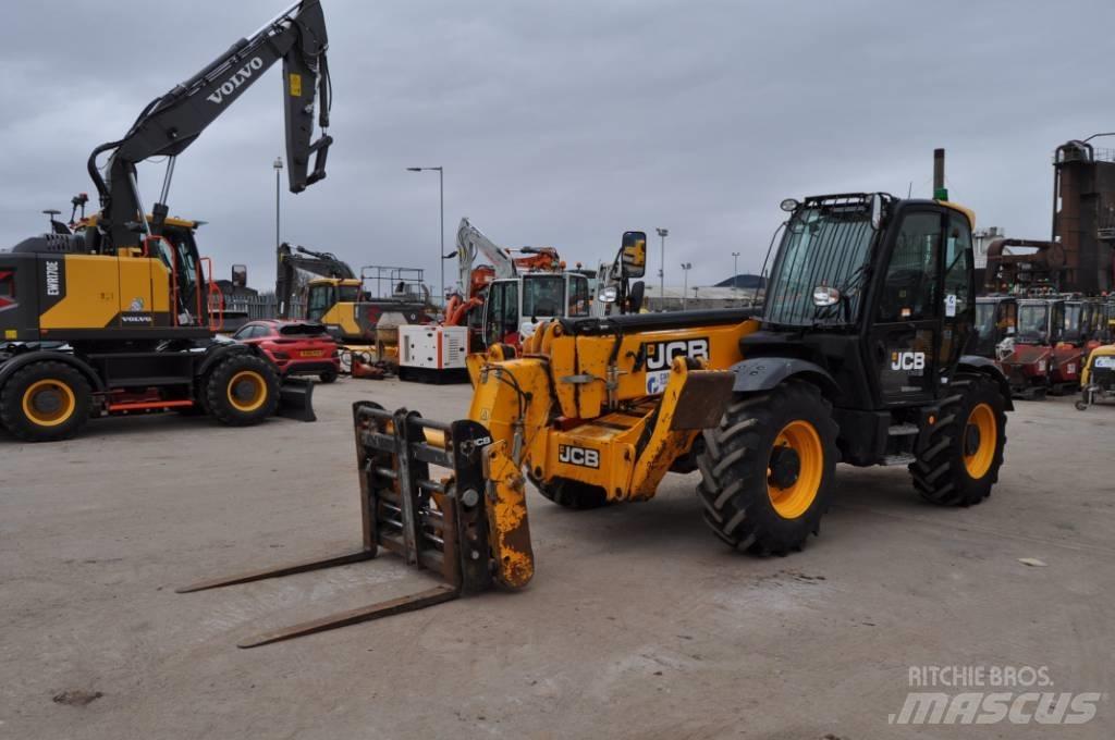 JCB 540-140 Teleskopiniai krautuvai