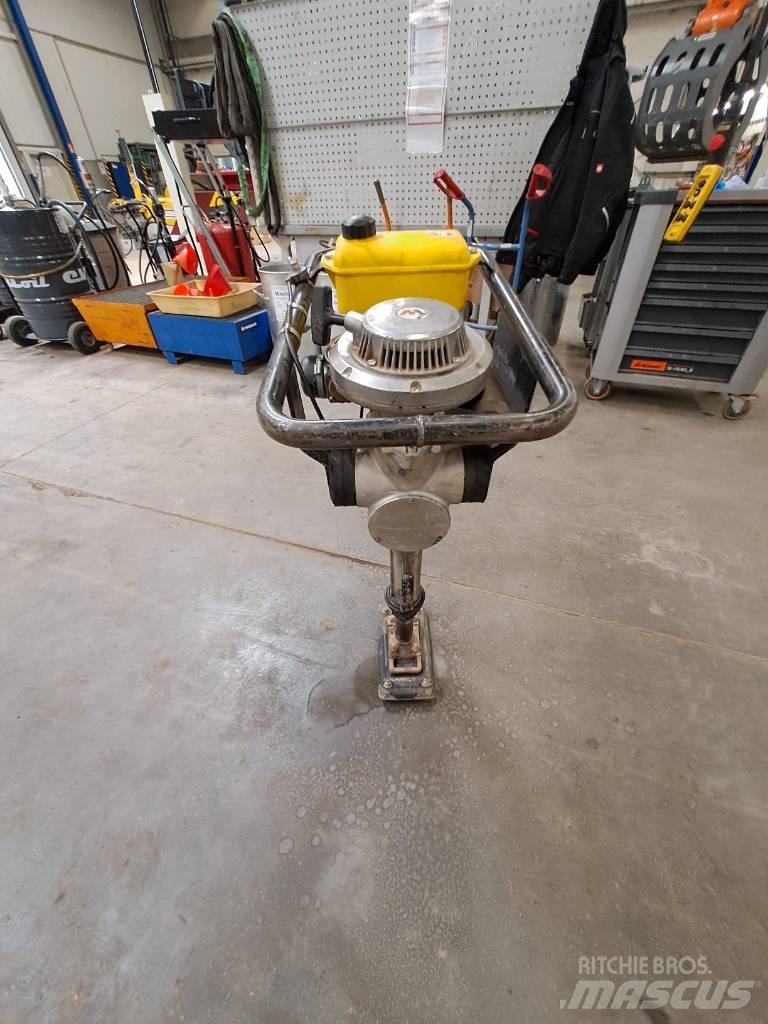 Wacker Neuson BS30 Plūktuvai