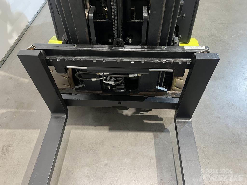 Clark GTX16 Elektriniai šakiniai krautuvai