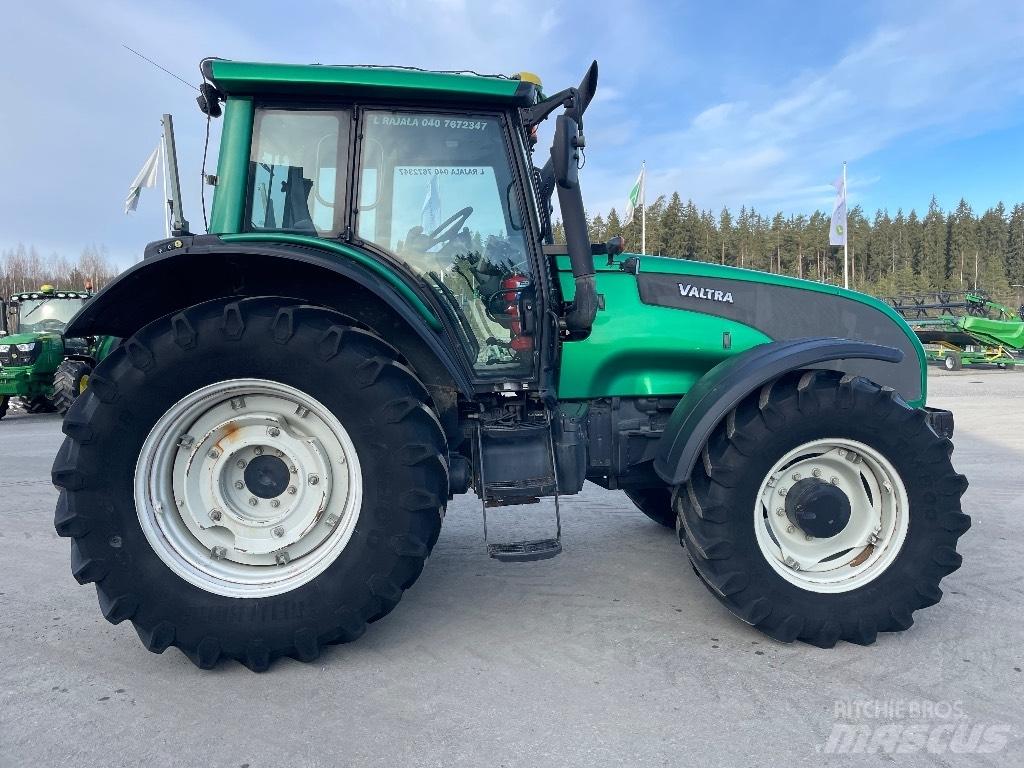 Valtra T 151 Traktoriai
