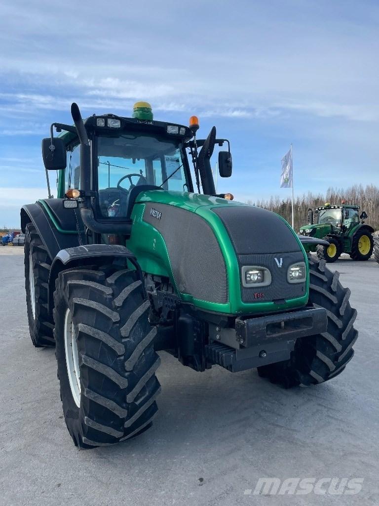 Valtra T151 Traktoriai
