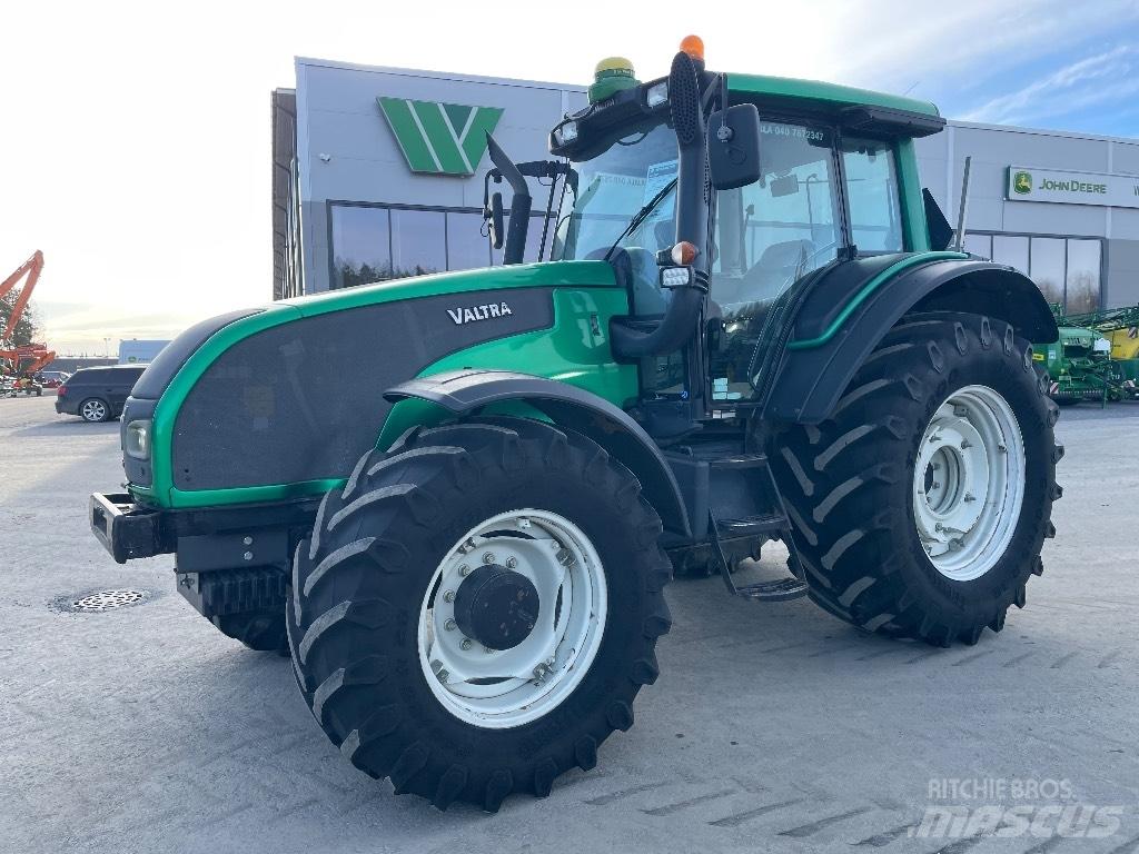 Valtra T151 Traktoriai