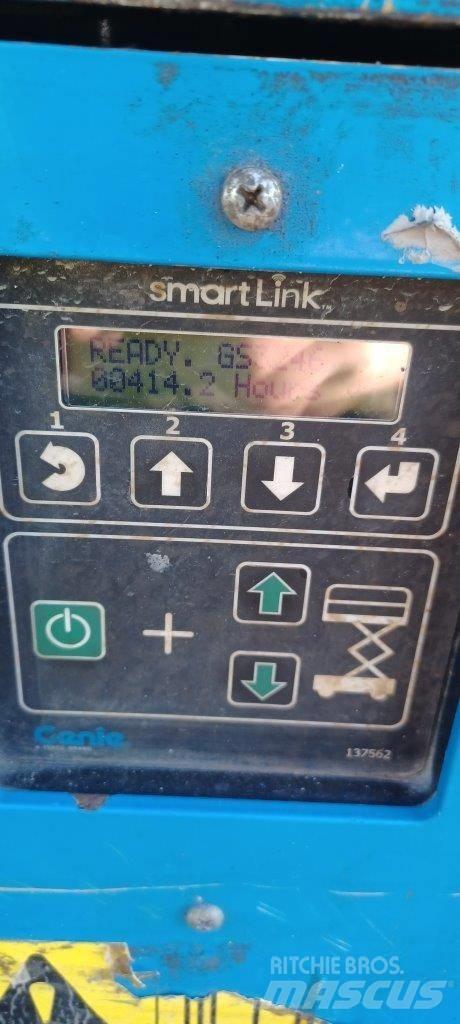 GENIE GS3246 Žirkliniai keltuvai